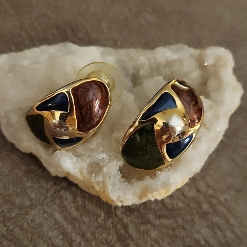 3/$30 VTG 1980s Geometric Enamel Half Hoop Post Earrings